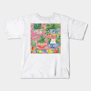 Kitty in a chinoiserie bowl on pink Kids T-Shirt